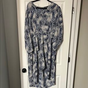 NWOT Express Navy and White Long Sleeve Dress
